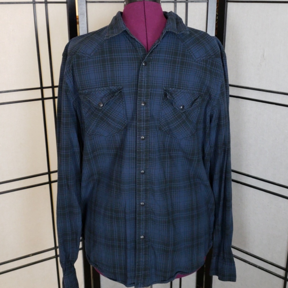 American Eagle Mens Vintage Fit Button Down shirt